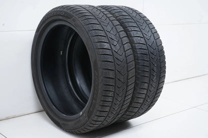 2 pneus hiver Pirelli 225/45 R18 pouces DOT21, profondeur de sculpture d'environ 4 mm MO RFT