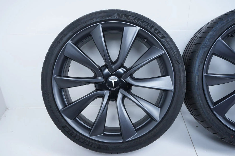 Tesla Model 3 summer tires, summer wheels 235/35/20 inch