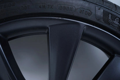 Tesla Model 3 summer tires, summer wheels, 235/35/20 inch, 7mm tread depth