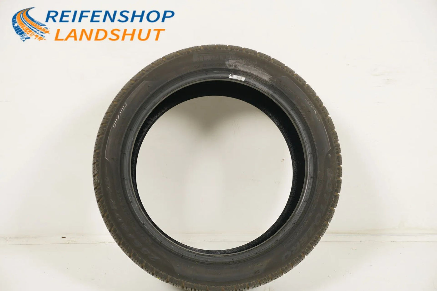 1x NEW Demo Winter Tire Pirelli 255 40 18 inch DOT14 MO