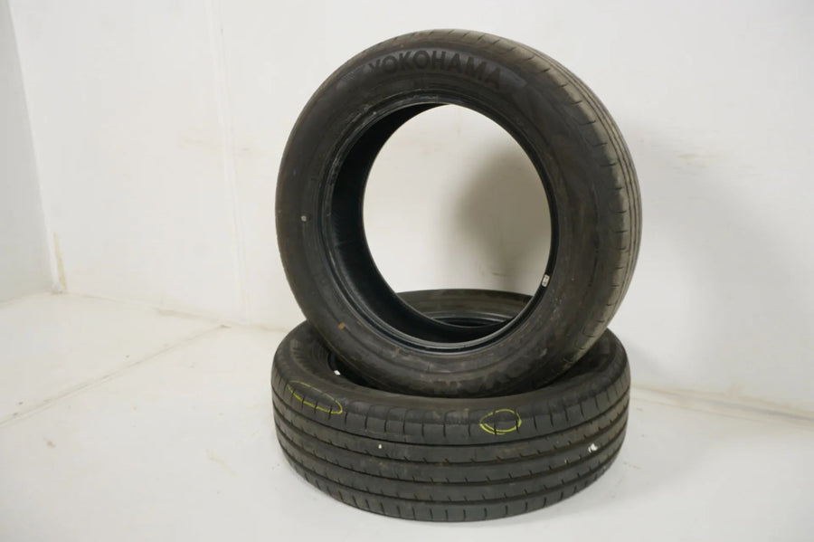 2 x Summer tires 225 60 18 inch Yokohama BMW* DOT17 approx. 7mm tread depth