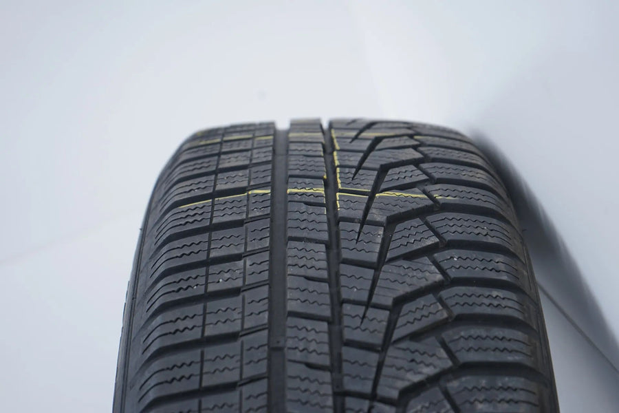 Mercedes třídy A B W177 W247 zimní kola zimní pneumatiky 16 palců