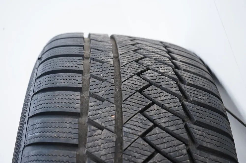 Mercedes E Klasse W213 Winterräder Winterreifen 245 45 18 Zoll Detailansicht 15