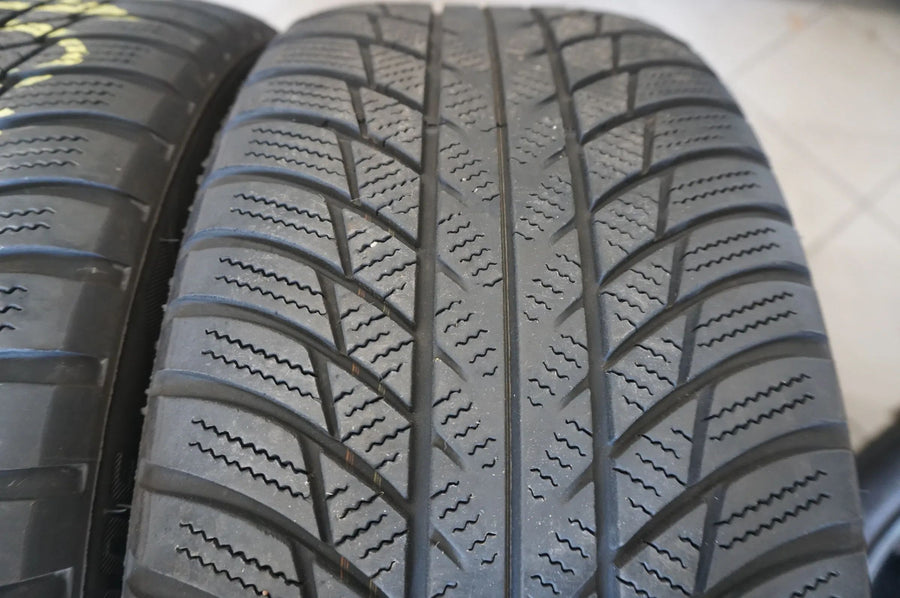 Originální hliníková kola Mercedes třídy A W177, třídy B a CLA, zimní pneumatiky 225 45 R18