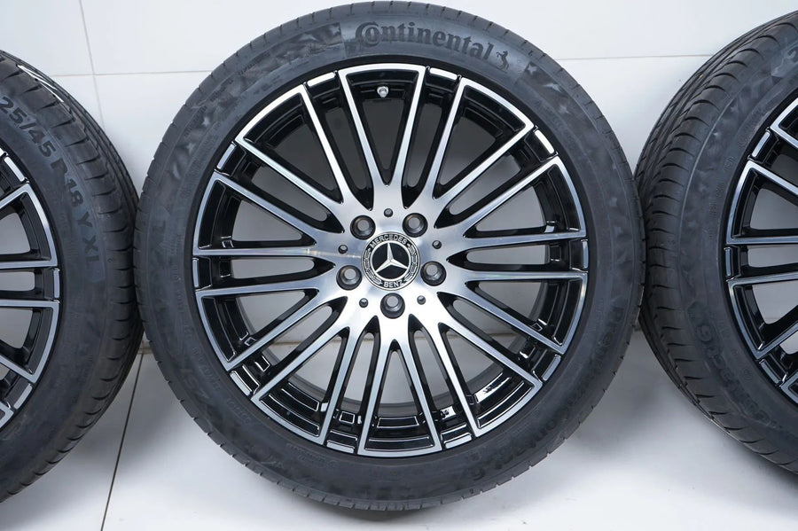 Comme neuf Mercedes Classe C W206 Pneus d'été Roues complètes 18 pouces