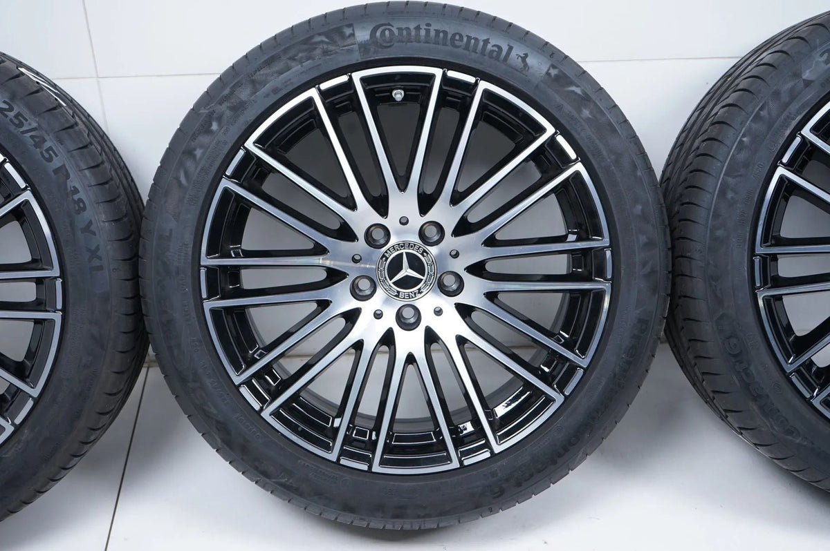 Wie Neu Mercedes C Klasse W206 Winterräder mit neuen Winterreifen 18 Zoll