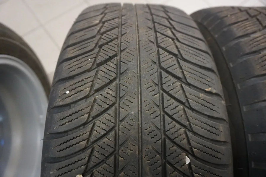 Jantes alliage d'origine BMW X1 F48 X2 F39 Roues hiver Pneus hiver 225 55 R17 6mm