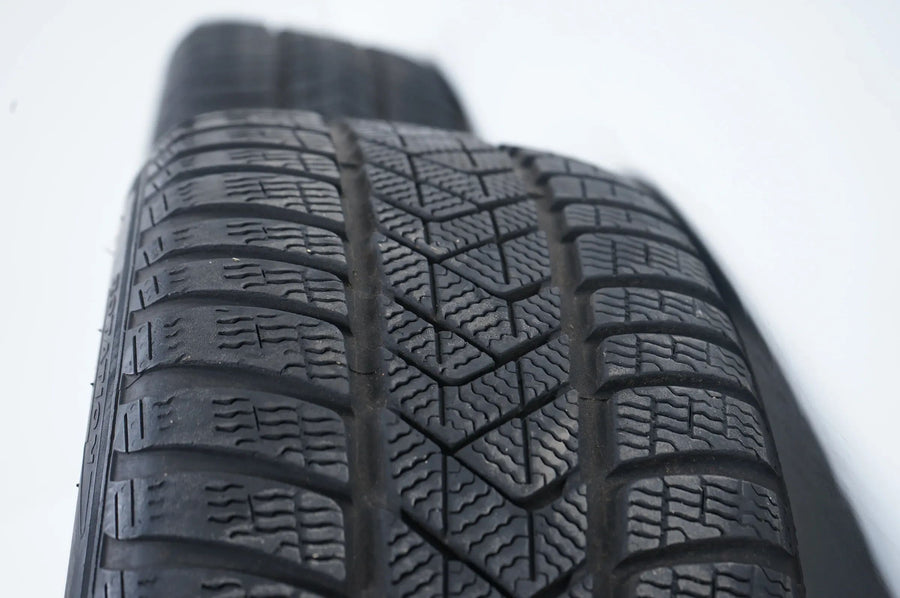 Mercedes E Klasse W213 Hybrid Winterräder Winterreifen 18 Zoll