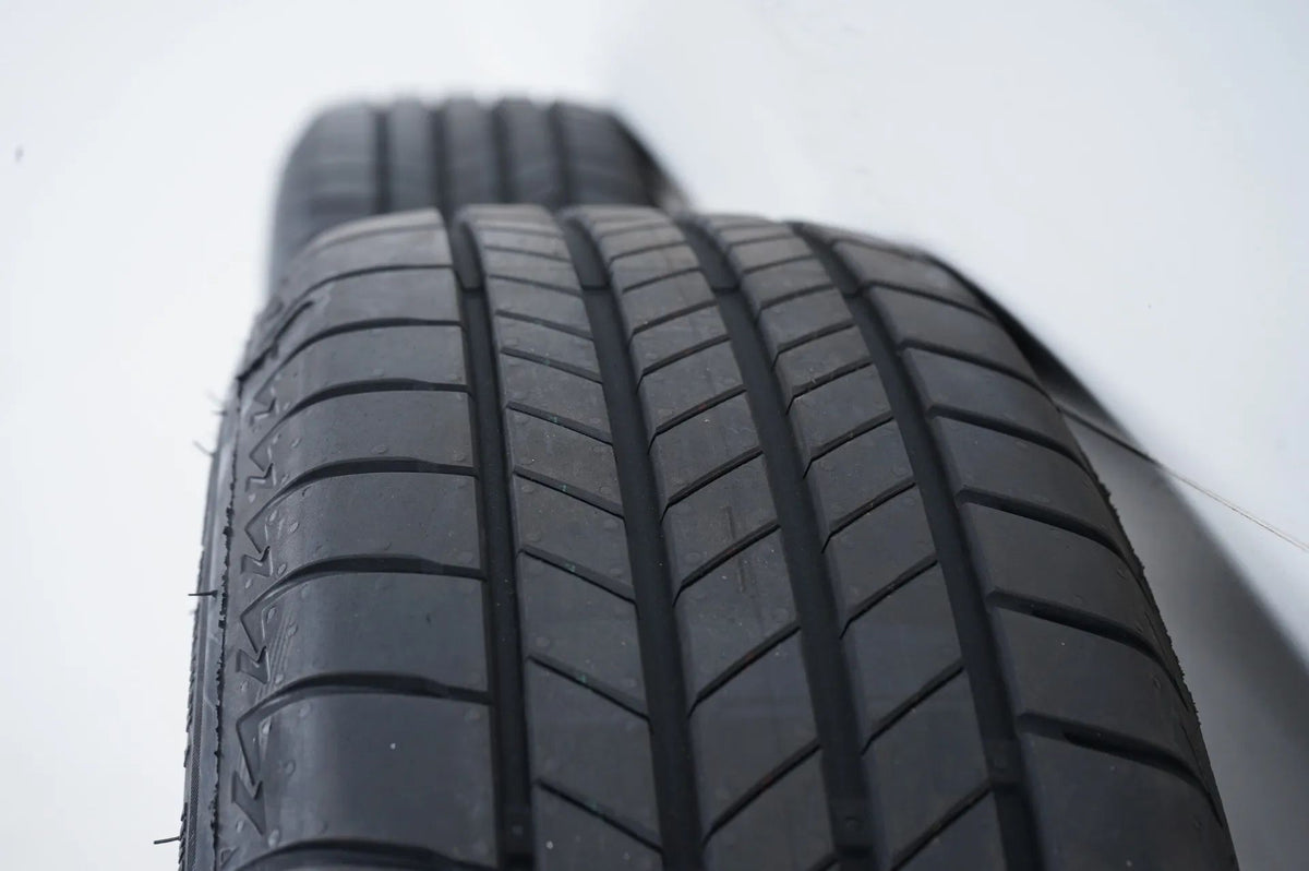 VW Volkswagen Caddy 2K7 Summer Tires Summer Wheels 16 Inch Detailansicht 11