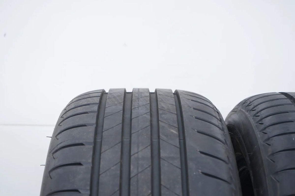 2 x DEMO Sommerreifen Bridgestone 235 55 18 Zoll DOT20 MO Detailansicht 4
