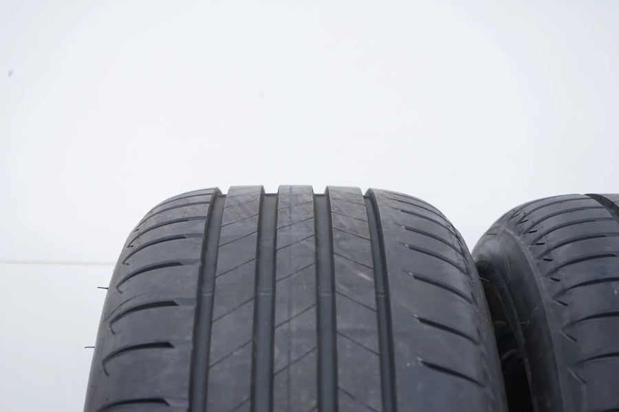 2 x DEMO Sommerreifen Bridgestone 235 55 18 Zoll DOT20 MO