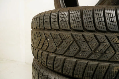 4x Winterreifen Pirelli 235 60 18 Zoll DOT20 MO ca.3-4mm