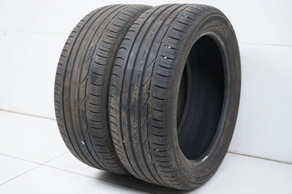 2 x pneus d'été Bridgestone 225 50 18 pouces DOT19 environ 6mm