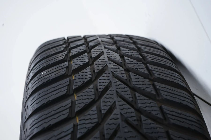 Audi Q3 8U Winterreifen Winterräder 215 65 16 Zoll 8U0601025Q 8+