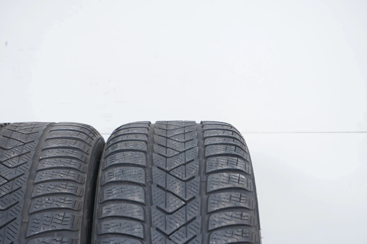 2 x Pirelli winter tires 225/45 R18 inch DOT21 approx. 4mm MO RFT Detail view 5