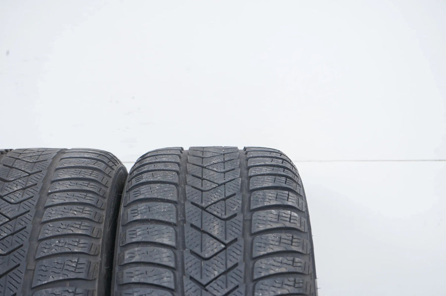 2 x Pirelli winter tires 225/45 R18 inch DOT21 approx. 4mm MO RFT