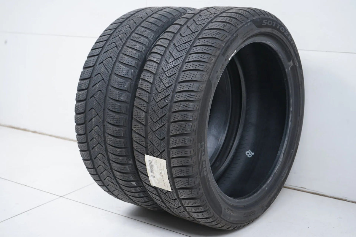 2 pneus d'hiver Pirelli 225/45 R18 18 pouces DOT21 env. 4 mm MO RFT Vue détaillée 3