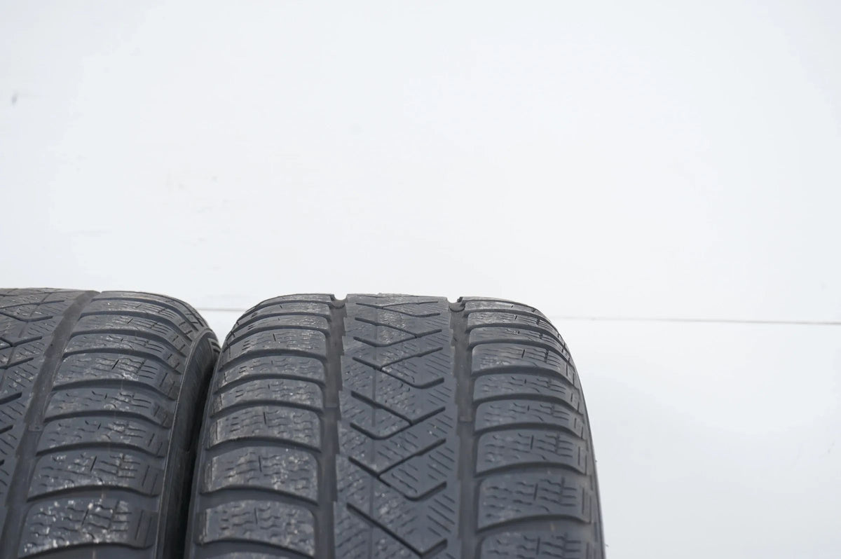 2 x Winterreifen Pirelli 225/45 R18 Zoll DOT21 ca.4mm MO RFT Detailansicht 5