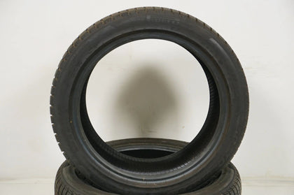 2 pneus hiver Pirelli 235/45/19 pouces, profondeur de sculpture d'environ 7 mm, homologués DOT18 MO