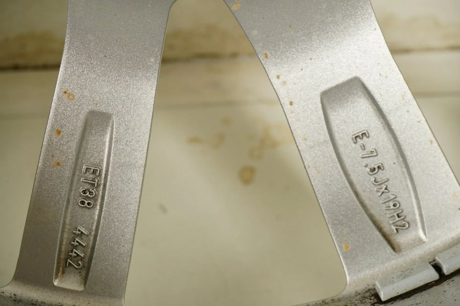 Audi RSQ3 83A F3 Pneus hiver Jantes hiver 225 50 19 pouces 7mm