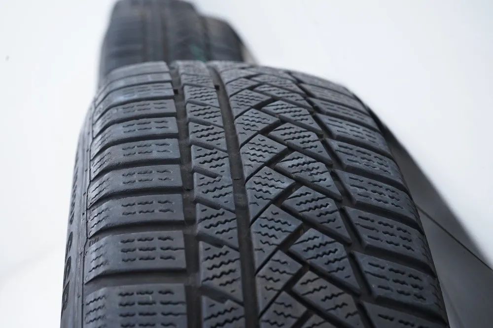 Mercedes EQA EQB H243 X243 ruote invernali pneumatici invernali da 18 pollici Visualizzazione dettagliata 9