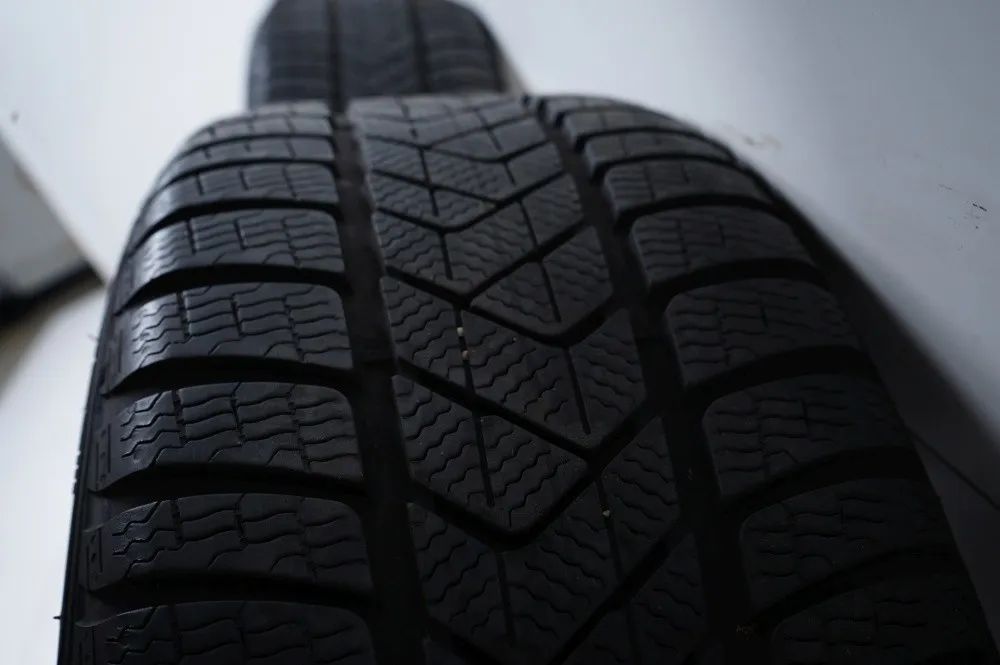 Mercedes E-Class W213 winter tires/wheels 245/45/18 inch Detailansicht 12
