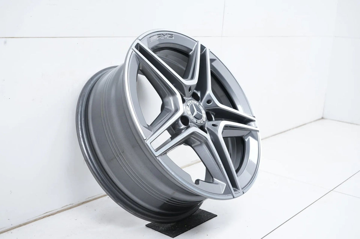 1 x Mercedes A35 AMG W177 hliníkový disk 18 palců A1774013800 7,5J ET33,5 Detailní zobrazení 4