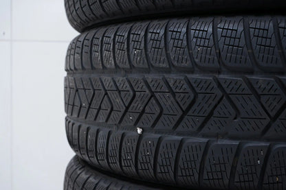 4x Winterreifen Pirelli 235 65 17 Zoll DOT20 MO ca.4 mm