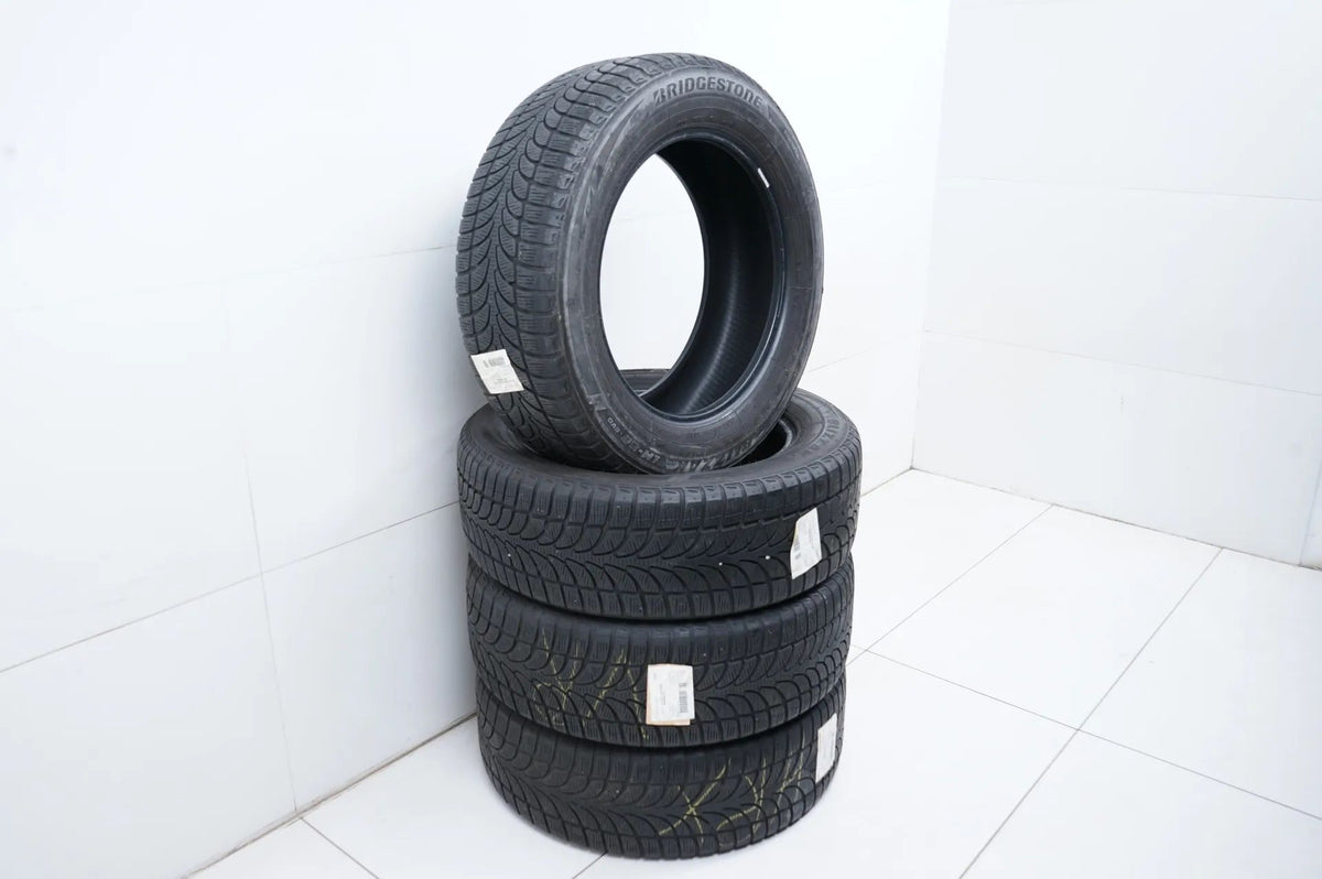 4x pneumatici invernali Bridgestone 235 60 18 pollici DOT19/18 MO circa 4mm Visualizzazione dettagliata 3