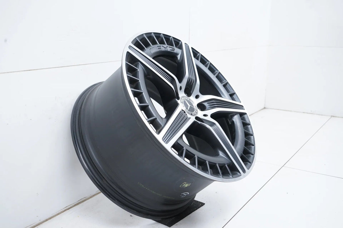 1 x Mercedes EQE W295 V295 Alloy Wheel 20 Inch A2954012800 10.5J ET67 Detailansicht 2