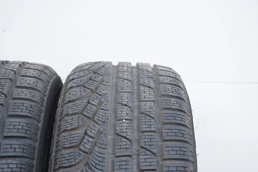 2x Winterreifen Pirelli 215 45 18 Zoll DOT18 ca.7mm MO
