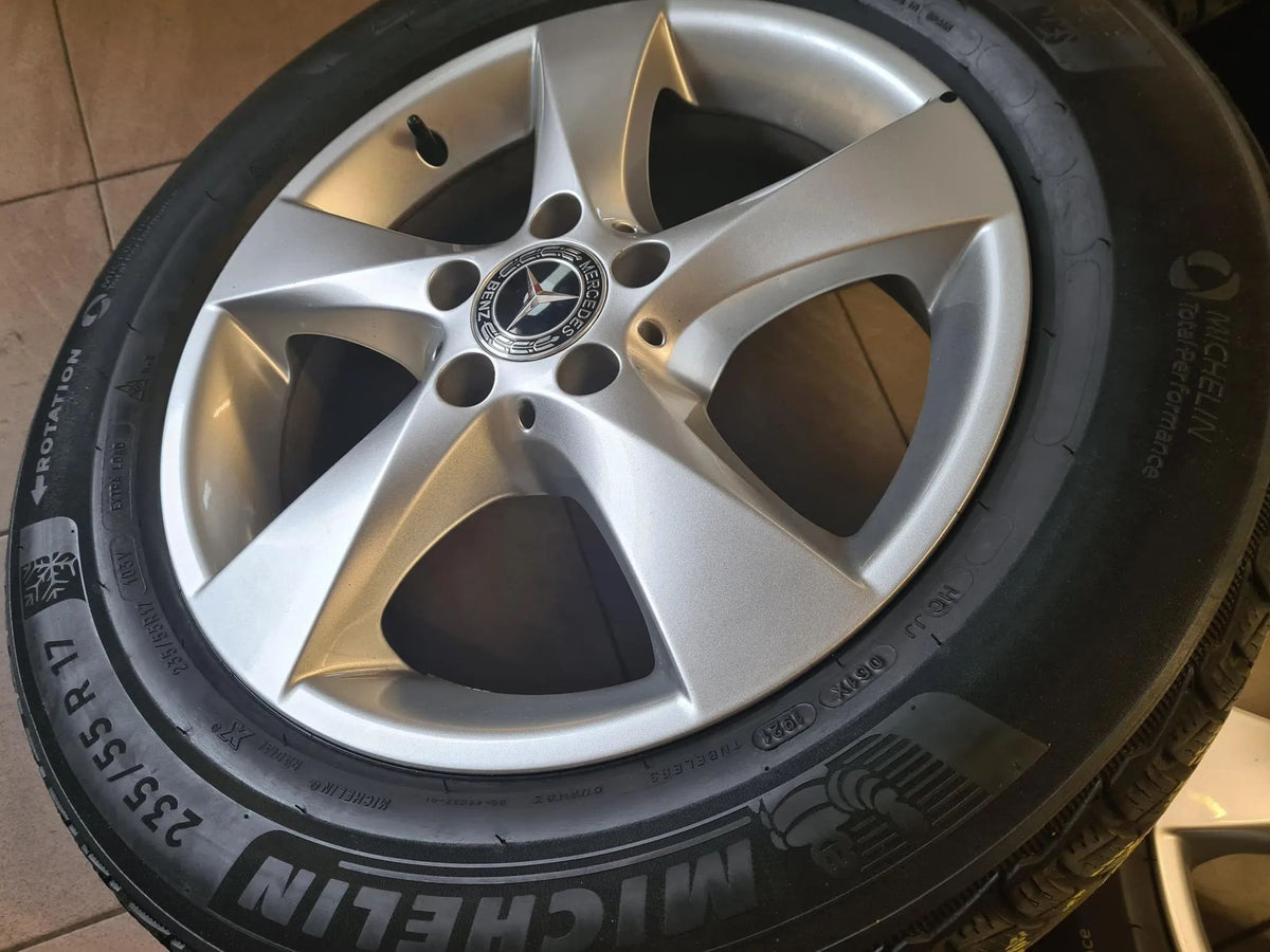 Original Mercedes V-Klasse Vito W447 17 Zoll Alufelgen Winterreifen 235 55 R17 Visualizzazione dettagliata 2