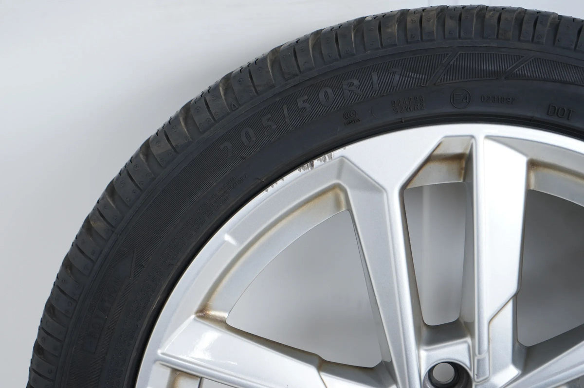 Audi A3 GY 8Y Winterreifen Winterräder 205 50 17 Zoll 8Y0601025L Vue détaillée 4