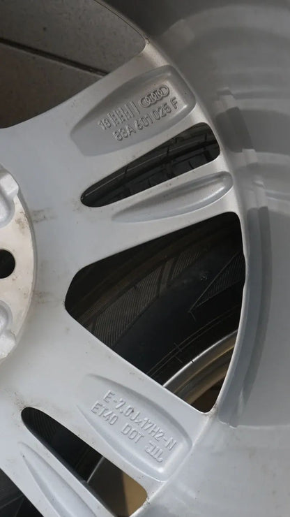 Original Audi Q3 F3 Alufelgen Sommerräder Sommerreifen 215 65 R17 99V 2018 8mm