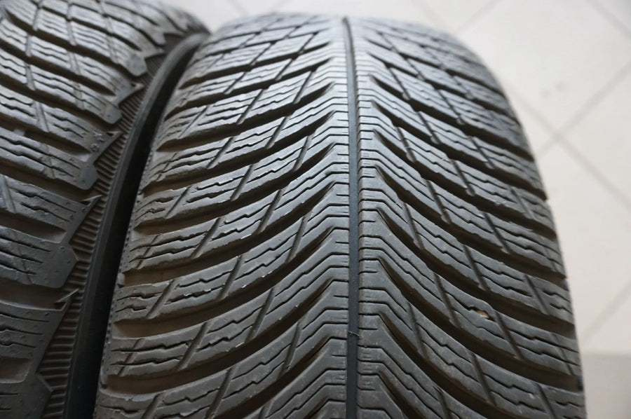 Mercedes A-Klasse W177 B-Klasse CLA C118 Alufelgen Winterreifen 205 55 R17 7mm