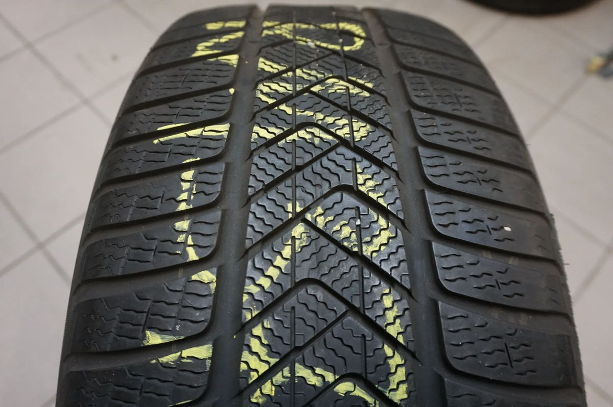 265 50 R19 110H Winterreifen Pirelli Scorpion Winter * RSC RFT 2021 6mm Detailansicht 2