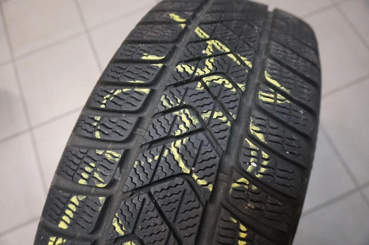 1 X 205 55 R16 91H Winterreifen Pirelli SottoZero 3 RSC RFT RunFlat 2019 6mm Detailansicht 2