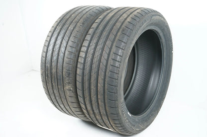 2 x pneus d'été de démonstration Bridgestone 255 45 19 pouces DOT22 MO