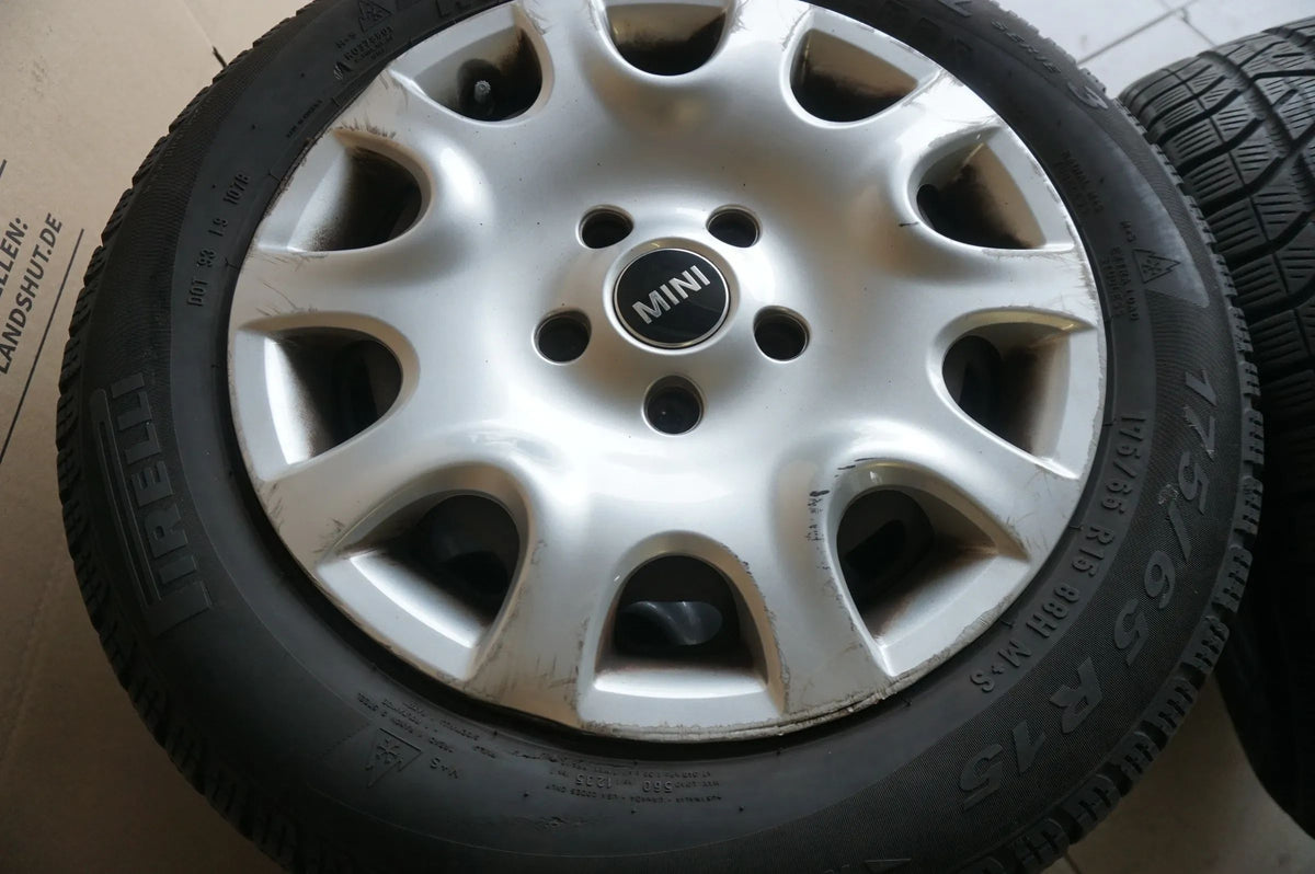Original Mini Cooper one F55 F56 Winterräder Winterreifen 175 65 R15 2019 8mm Detailansicht 3