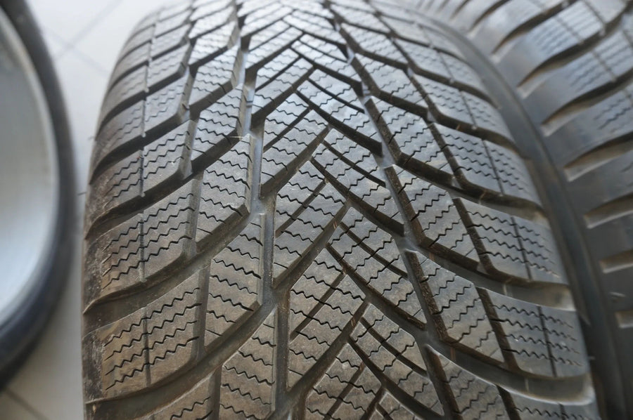 Original Audi A6 C8 4K Allroad Alufelgen Winterräder Winterreifen 235 55 R18 8mm