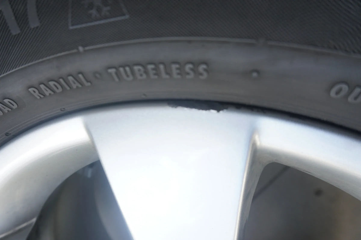 Original Mercedes V-Klasse Vito W447 17 Zoll Alufelgen A4474012200 Winterreifen Detail view 3