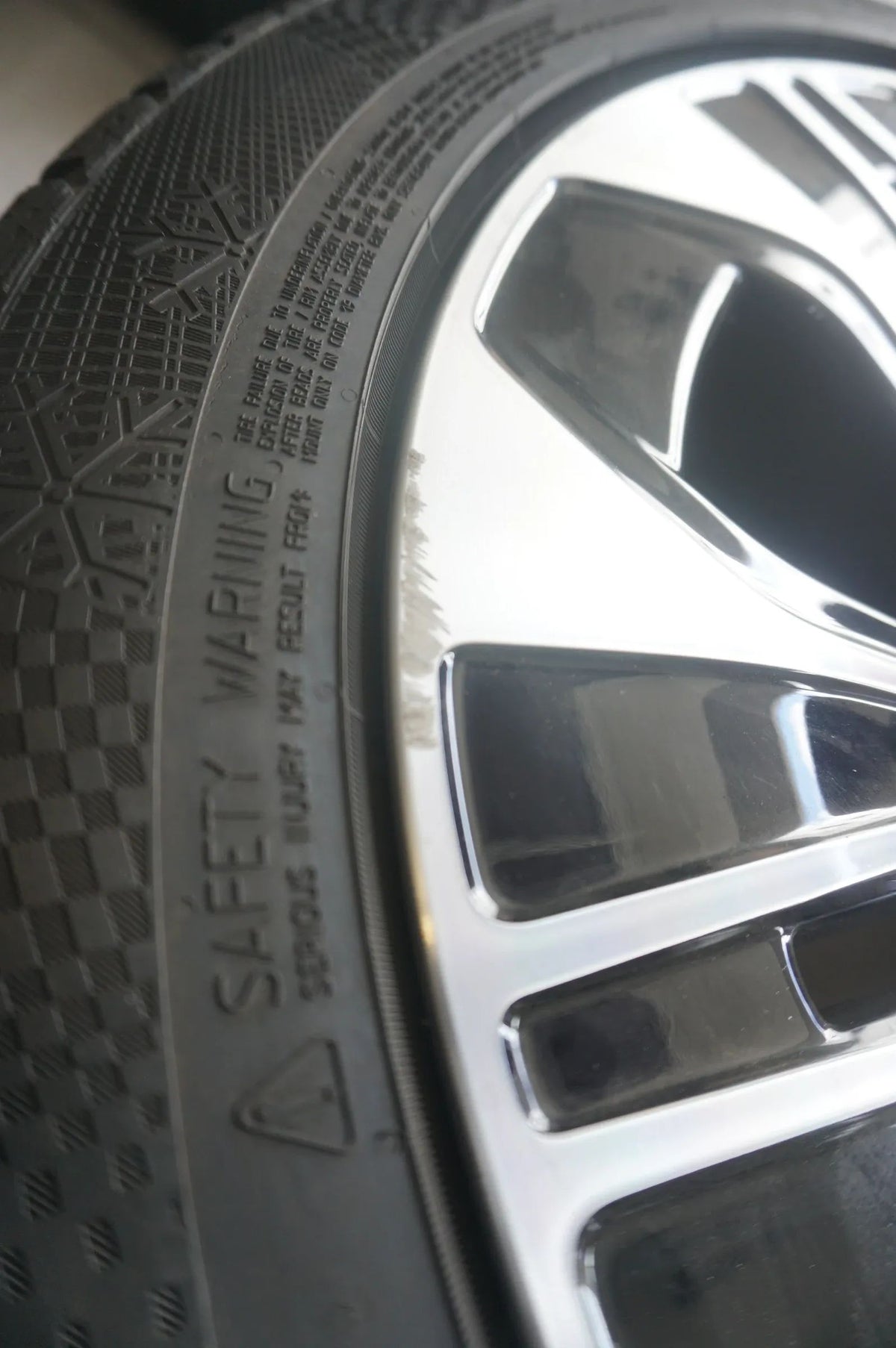 Original Mercedes E-Klasse W214 S214 Alufelgen Winterreifen 245 45 R19 Zoll Vue détaillée 11