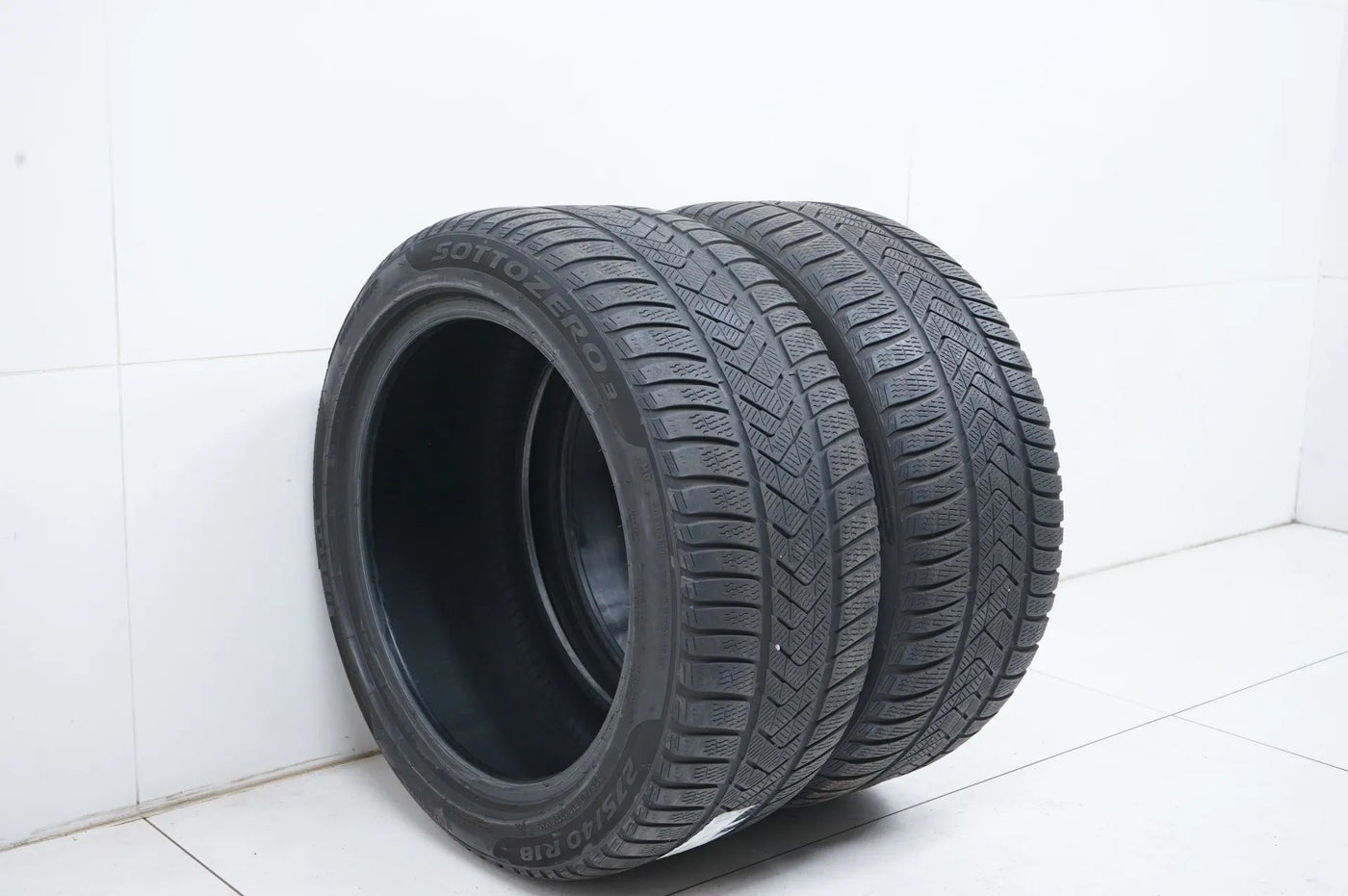 2x Winterreifen 275 40 18 Zoll Pirelli ca.4 mm DOT21/19 MO