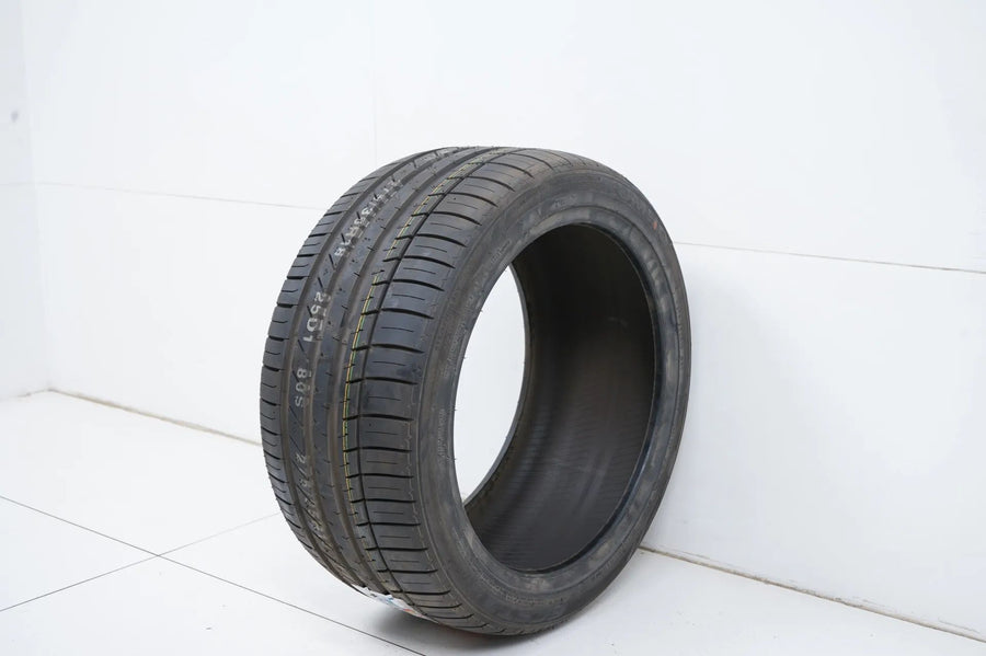 1x DEMO summer tire Kumho 275 35 18 inch DOT19