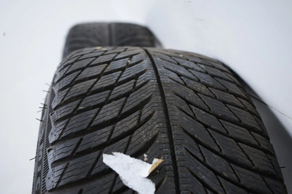 Roues et pneus hiver Mercedes CLA35 C118, dimensions 235/40/18 pouces