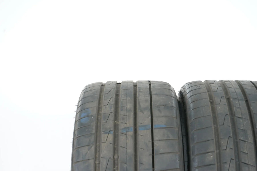 2x Hankook summer tires 255 35 20 inch DOT23 approx. 5 mm