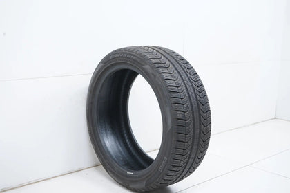 1 x Pirelli all-weather tire 225 45 18 inch DOT23 approx. 6 mm