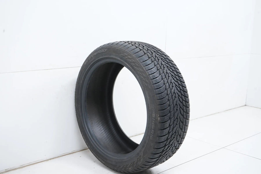 1 x Winterreifen Nokian 225 45 18 Zoll DOT19 ca.7 mm