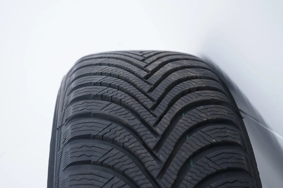 Roues et pneus hiver 16 pouces pour Mercedes Classe AB W177 W247 Vue détaillée 11