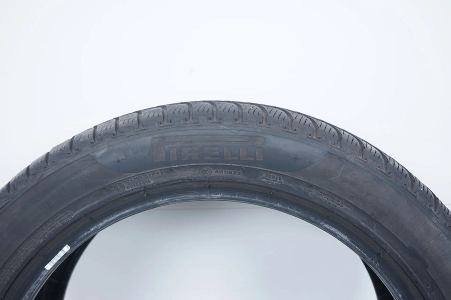 1x Winterreifen 285 45 21 Zoll Pirelli DOT22 ca.6 mm Bmw* RFT
